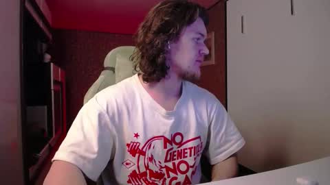 Snapshot of cumzan_ chatting on January 9, 10:33 pm Tarzan online show from January 9, 10:33 pm