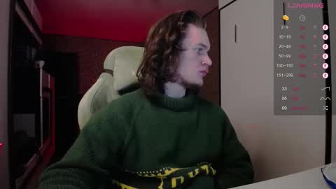 Snapshot of cumzan_ chatting on February 21, 12:06 pm Tarzan online show from February 21, 12:06 pm