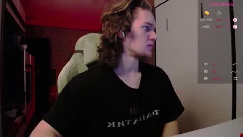 Snapshot of cumzan_ chatting on February 27, 7:03 pm Tarzan online show from February 27, 7:03 pm