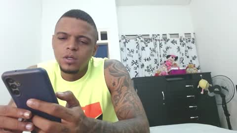 Snapshot of cuplex_hotlatina94 chatting on January 3, 10:41 am dominic and julieta... independent models online show from January 3, 10:41 am