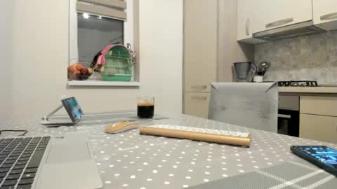 maria  alex online show from February 6, 11:30 pm