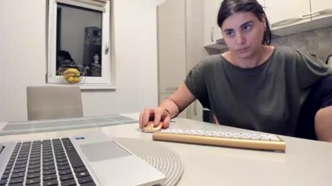 maria  alex online show from July 15, 9:09 pm