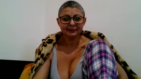 Snapshot of cuplu4346529860 chatting on January 21, 2:37 pm couple online show from January 21, 2:37 pm