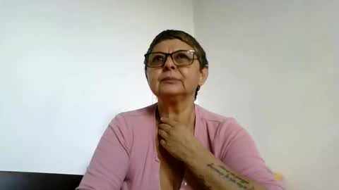 Snapshot of cuplu4346529860 chatting on October 21, 9:32 am couple online show from October 21, 9:32 am