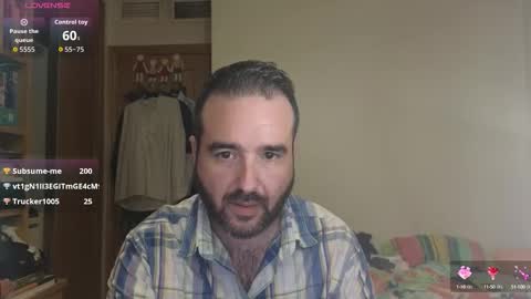 Snapshot of curiosillo1983 chatting on October 12, 5:34 pm curiosillo1983 online show from October 12, 5:34 pm