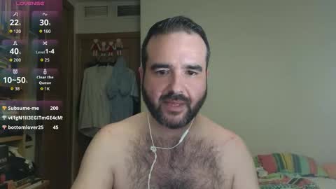 Snapshot of curiosillo1983 chatting on October 15, 2:44 am curiosillo1983 online show from October 15, 2:44 am