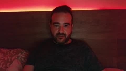 Snapshot of curiosillo1983 chatting on October 19, 5:35 pm curiosillo1983 online show from October 19, 5:35 pm