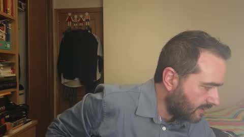 Snapshot of curiosillo1983 chatting on October 26, 5:52 pm curiosillo1983 online show from October 26, 5:52 pm