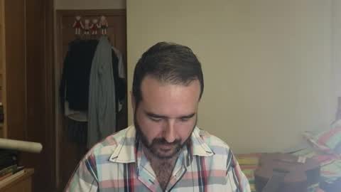 Snapshot of curiosillo1983 chatting on October 29, 8:54 pm curiosillo1983 online show from October 29, 8:54 pm