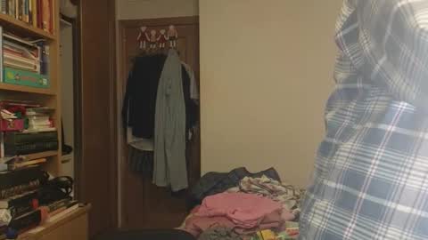 Snapshot of curiosillo1983 chatting on October 31, 4:08 pm curiosillo1983 online show from October 31, 4:08 pm