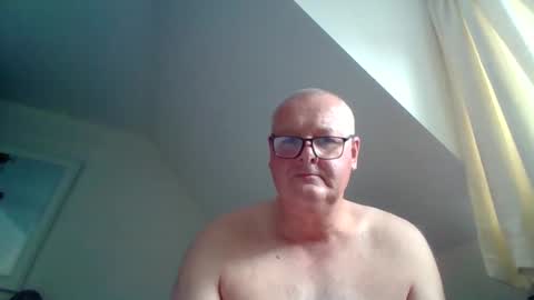 curiousax77 online show from April 16, 2:40 pm