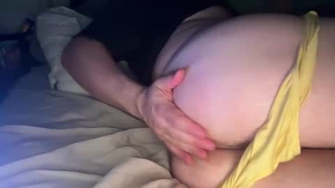 Snapshot of curiousguy8807 chatting on April 15, 5:25 am curiousguy8807 online show from April 15, 5:25 am