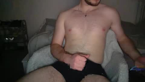 Snapshot of curiousharryxx chatting on December 27, 9:43 pm BritishHarry online show from December 27, 9:43 pm