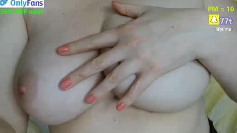 Snapshot of curiousneighbour chatting on February 26, 4:22 am FREE Instagram dancingneighbour online show from February 26, 4:22 am