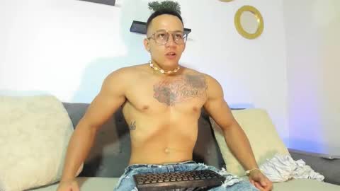 Roger online show from February 23, 8:06 pm