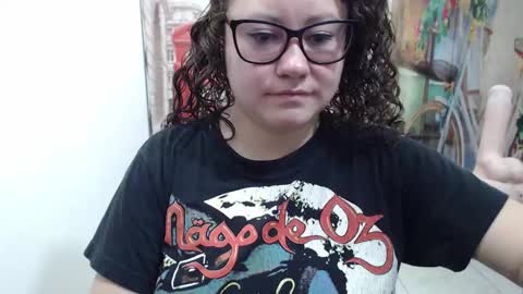 Snapshot of curly_greeneyed chatting on November 20, 7:24 pm Vannesa online show from November 20, 7:24 pm