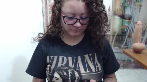 Snapshot of curly_greeneyed chatting on November 22, 8:19 pm Vannesa online show from November 22, 8:19 pm