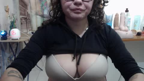 Vannesa online show from April 12, 7:52 pm