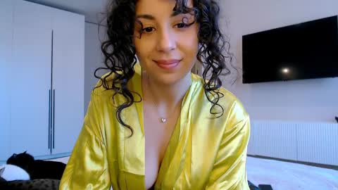 Snapshot of curly_jade_ chatting on April 10, 1:16 pm curly_jade_ online show from April 10, 1:16 pm