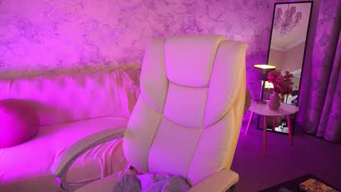 curlycandyxx online show from October 9, 2:37 pm