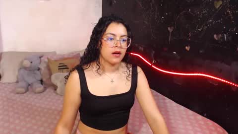 Snapshot of curlycool chatting on December 4, 1:58 am Max and Cata online show from December 4, 1:58 am