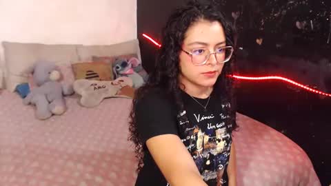 Snapshot of curlycool chatting on December 15, 12:51 am Max and Cata online show from December 15, 12:51 am