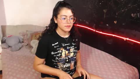 Snapshot of curlycool chatting on December 27, 1:53 am Max and Cata online show from December 27, 1:53 am