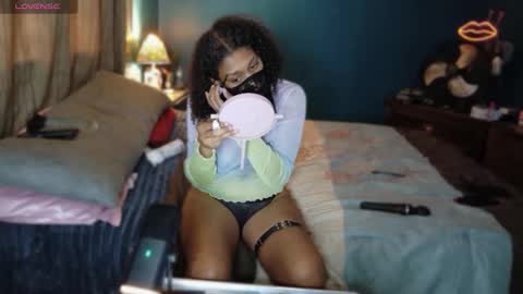 Curlynony online show from November 7, 5:24 pm