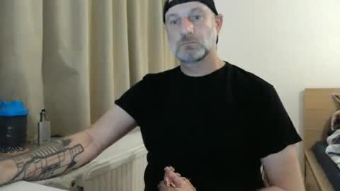 Curman85 online show from December 3, 1:19 am