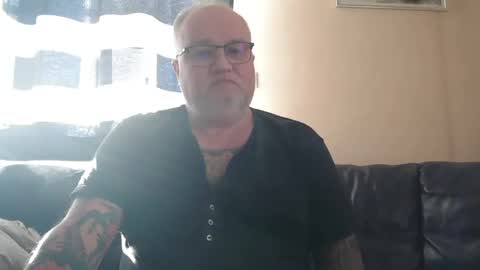 curtus14 online show from December 2, 8:19 am