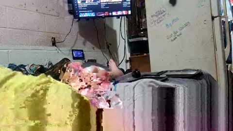 Snapshot of curved602506 chatting on February 8, 9:03 am curved602506 online show from February 8, 9:03 am