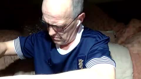 curvelover1977 online show from November 11, 10:10 pm