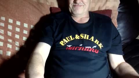 curvelover1977 online show from November 30, 4:33 pm