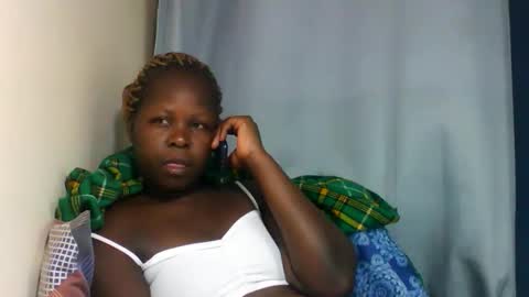Snapshot of curvy294 chatting on April 19, 9:41 am SALLY online show from April 19, 9:41 am