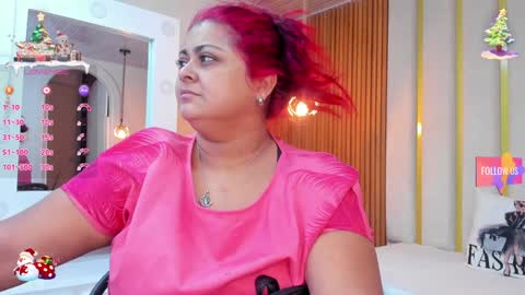 Snapshot of curvy_beauty_ chatting on December 14, 11:29 am  Hanna  online show from December 14, 11:29 am