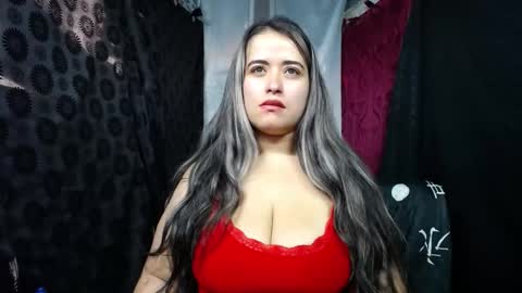 Snapshot of curvy_emma0 chatting on October 7, 10:07 pm Emma online show from October 7, 10:07 pm