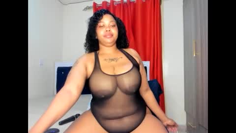Curvy Latoya online show from October 30, 10:43 pm