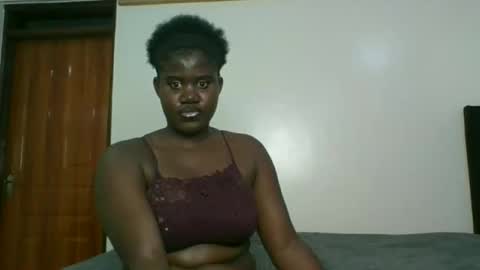 queen online show from March 29, 1:00 pm