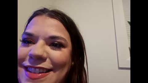 Curvyandthic online show from October 27, 6:17 am