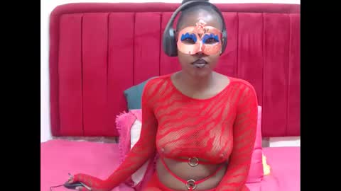 Snapshot of curvybootiliscious88 chatting on April 28, 8:41 am CurvyBootiliscious88 online show from April 28, 8:41 am