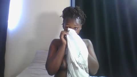 Snapshot of curvybootyj chatting on January 16, 5:21 am CuteJJudy online show from January 16, 5:21 am
