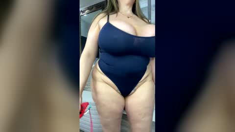 curvyfunlover online show from March 25, 12:55 pm