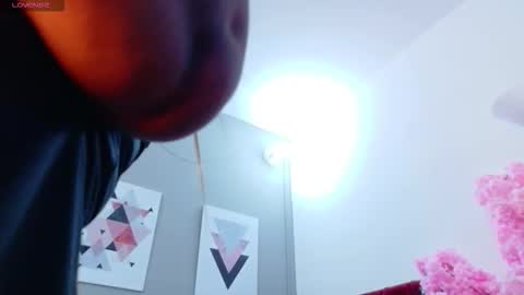 Snapshot of curvyhomebebe chatting on March 20, 2:49 am curvyhomebebe online show from March 20, 2:49 am