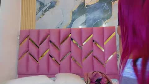 Snapshot of curvyhomebebe chatting on April 10, 3:01 am curvyhomebebe online show from April 10, 3:01 am