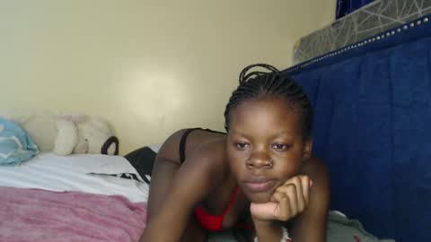 curvyjoan online show from March 28, 8:03 am