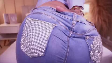 Snapshot of curvyliciouss chatting on May 19, 5:41 pm Samantha online show from May 19, 5:41 pm