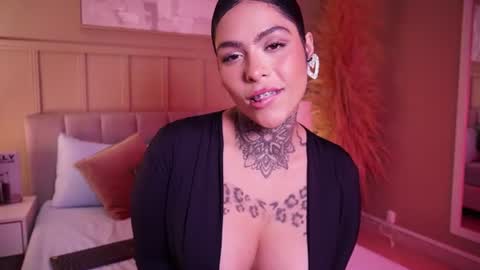 Snapshot of curvyliciouss chatting on June 18, 5:50 pm Samantha online show from June 18, 5:50 pm