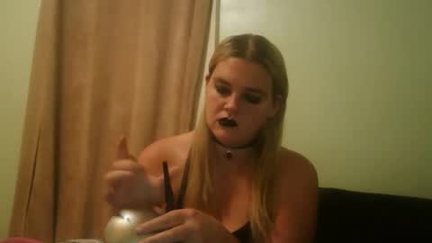 curvymom2025 online show from October 27, 12:58 am