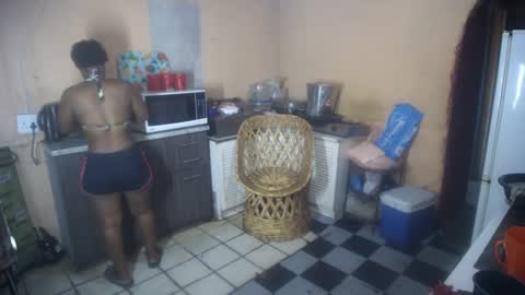 Snapshot of curvypear76x chatting on September 19, 7:10 am curvypear76x online show from September 19, 7:10 am