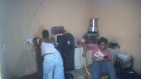 Snapshot of curvypear76x chatting on February 28, 10:16 am curvypear76x online show from February 28, 10:16 am